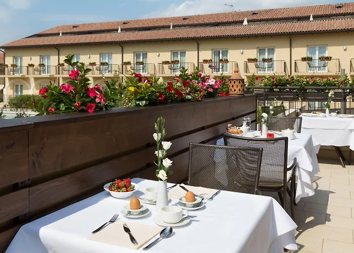 Leonardo Di Garda - Wellness And מלון