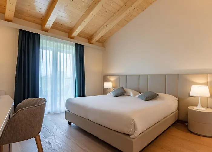 מלון Leonardo Di Garda - Wellness And 4*