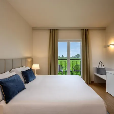 Leonardo Di Garda - Wellness And 4*