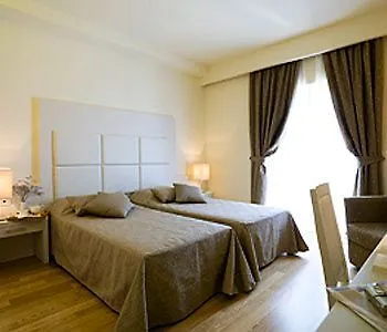 Hotel Leonardo Di Garda - Wellness And 4*