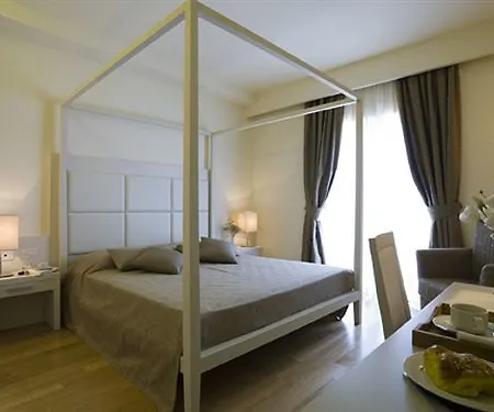 Leonardo Di Garda - Wellness And 4*