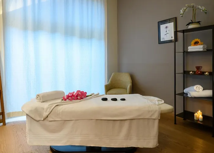 Leonardo Di Garda - Wellness And فندق لاتيزي