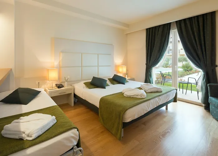 Leonardo Di Garda - Wellness And 4* لاتيزي