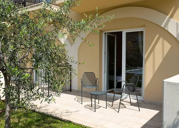 Leonardo Di Garda - Wellness And 4* לאזיסה