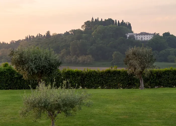 Leonardo Di Garda - Wellness And 4* لاتيزي