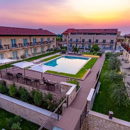 Leonardo Di Garda - Wellness And מלון 4*